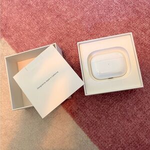 Apple AirPods Pro with MagSafe Charging Case